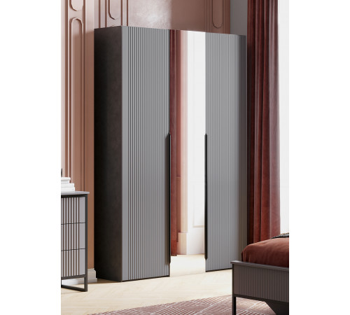 Трехстворчатый шкаф  для спальни Нора